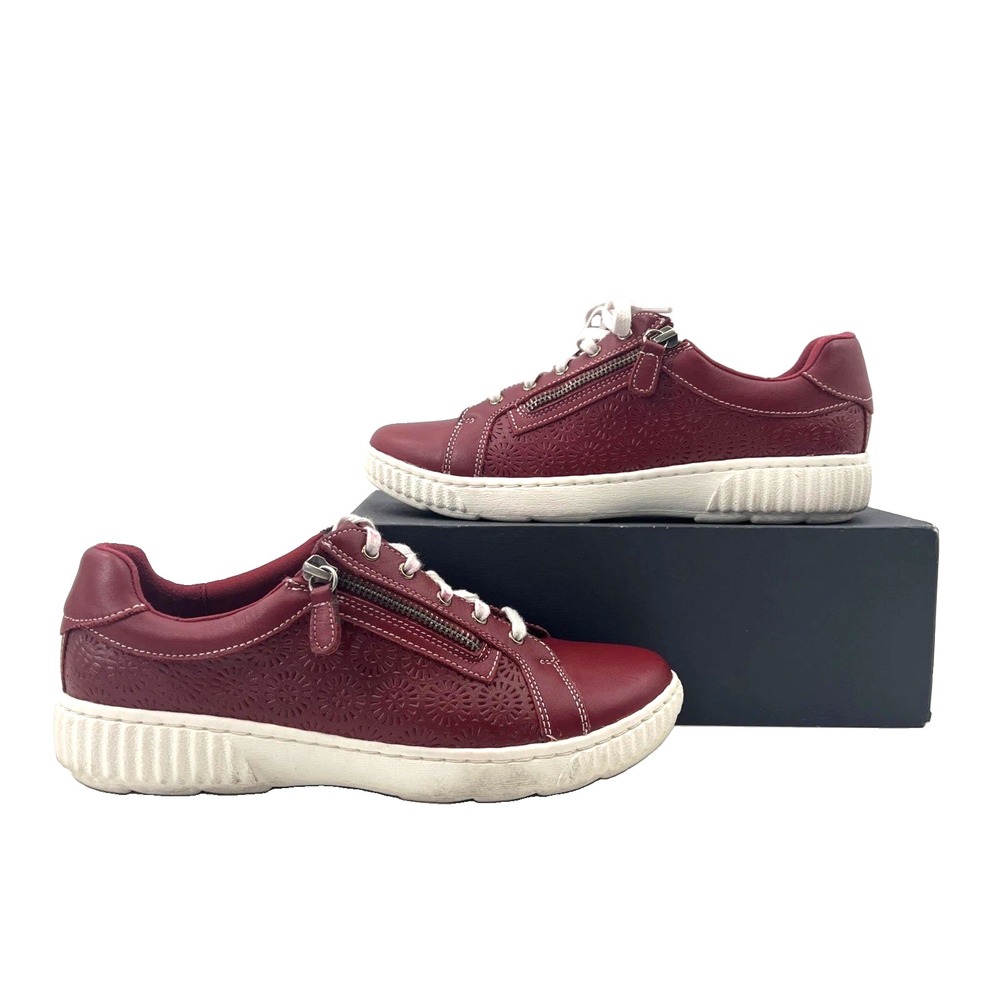Clarks Sneakers Women's Size 8W Red Floral Perforated Laser Cut